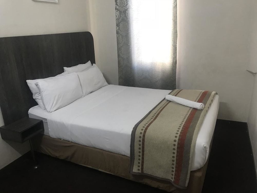 Businessburg Hotel 3