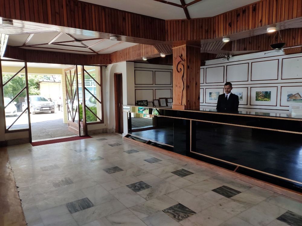 Hotel Pineview Shimla 3
