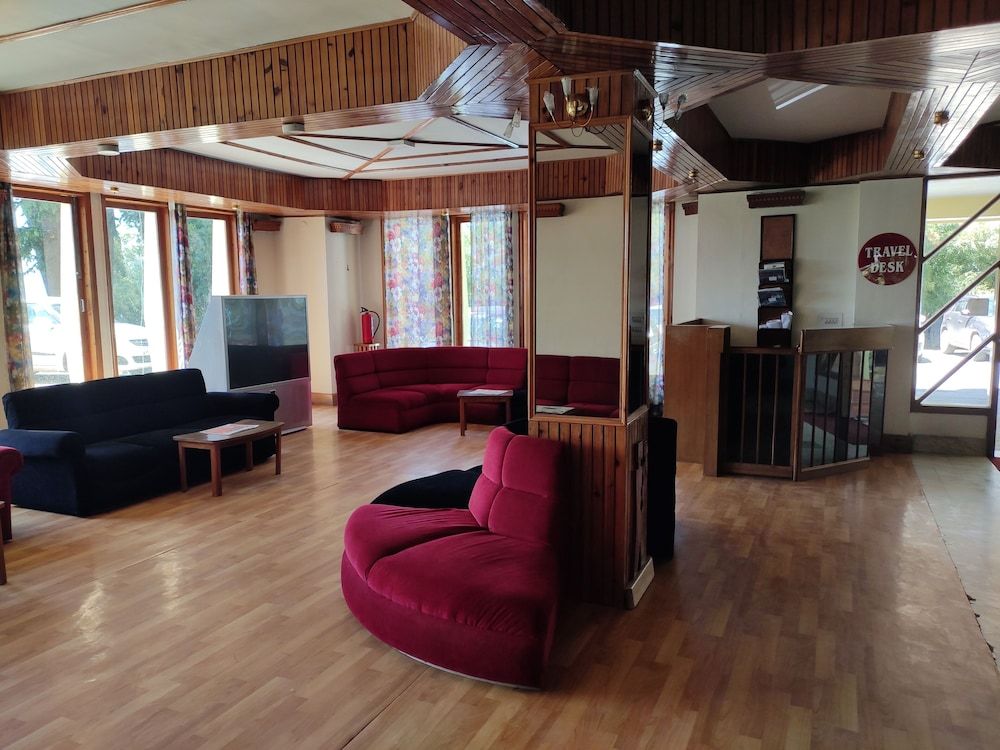 Hotel Pineview Shimla 2