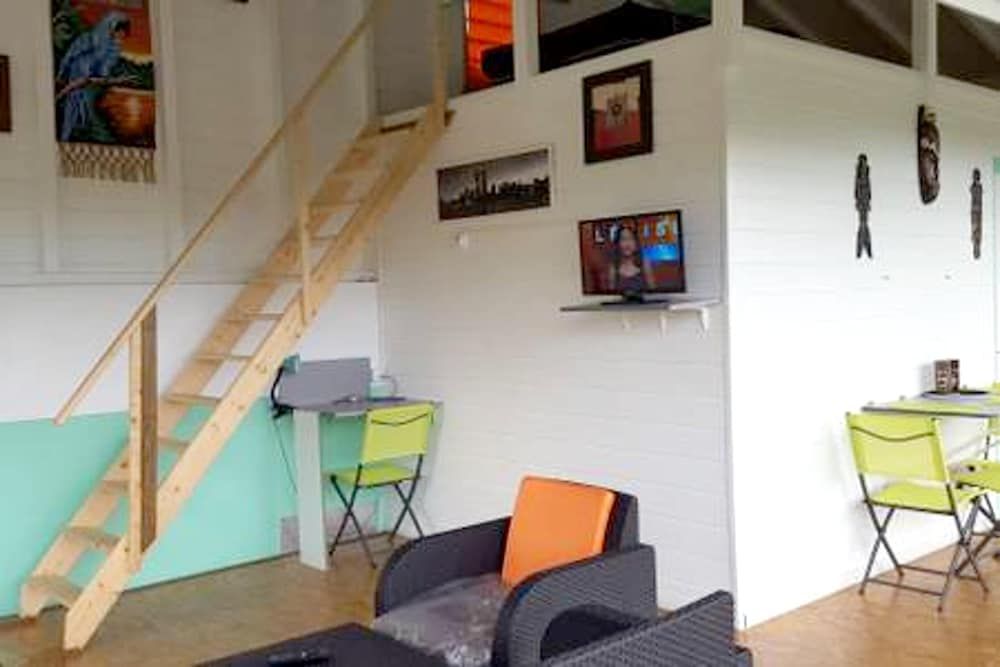 Bungalow With one Bedroom in Saint-esprit, With Enclosed Garden and Wifi 2