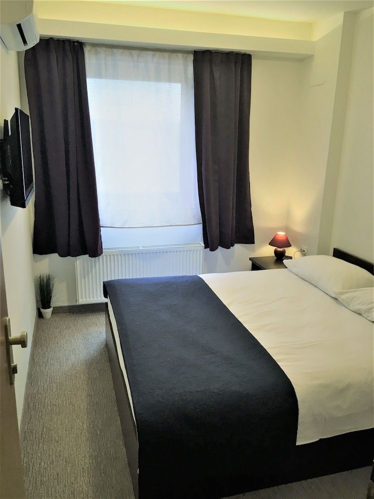 London Rooms Zagreb Airport 3