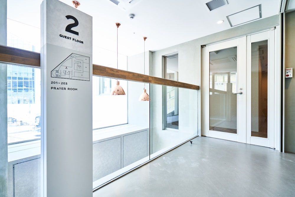 &AND HOSTEL HOMMACHI EAST 2