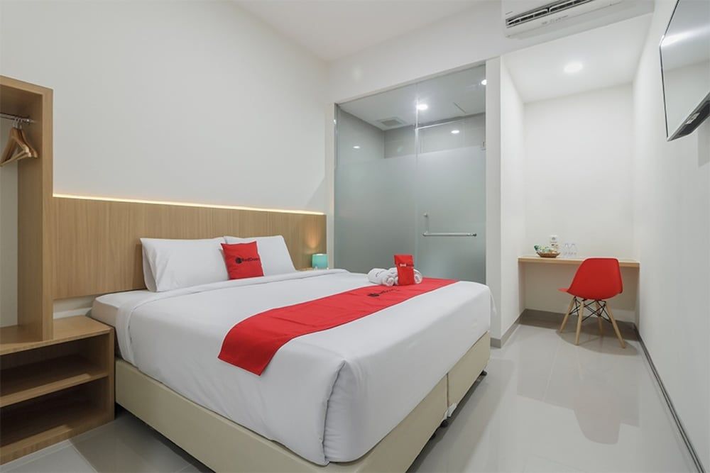 RedDoorz near Mall SKA Pekanbaru 1