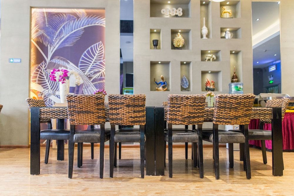 Badi Hotel Int'l Exhibition Center 3