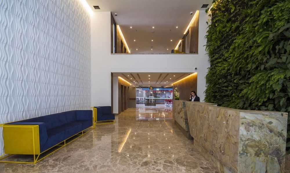 Clarion Sabana Park 2