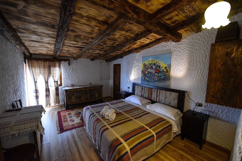 Tradita Gege & Toske 3