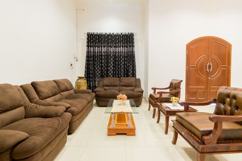 OYO 471 Taj Residence Syariah 3