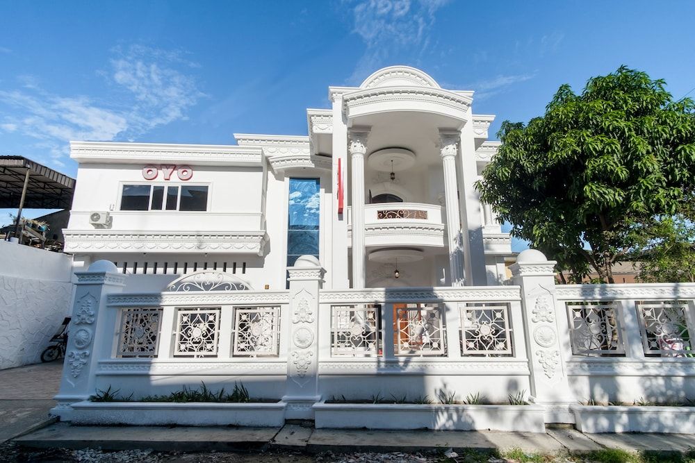 OYO 471 Taj Residence Syariah 1