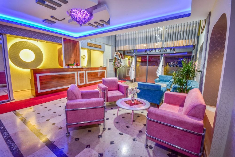 Marina Hotel 3
