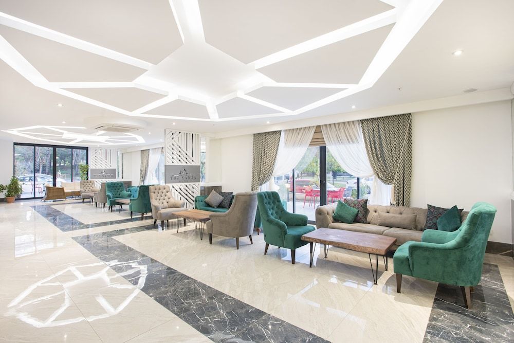 The Sansa Hotel & Spa 2