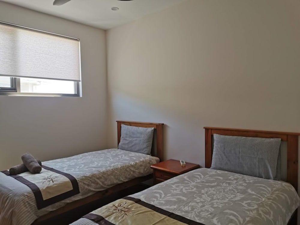 Serviced Waterfront  Whole Villa 2