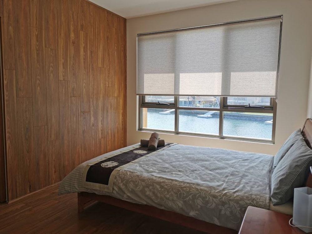 Serviced Waterfront  Whole Villa 3