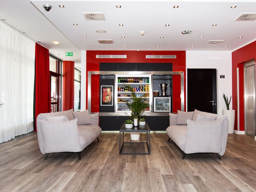 DORMERO Hotel Zürich Airport 2