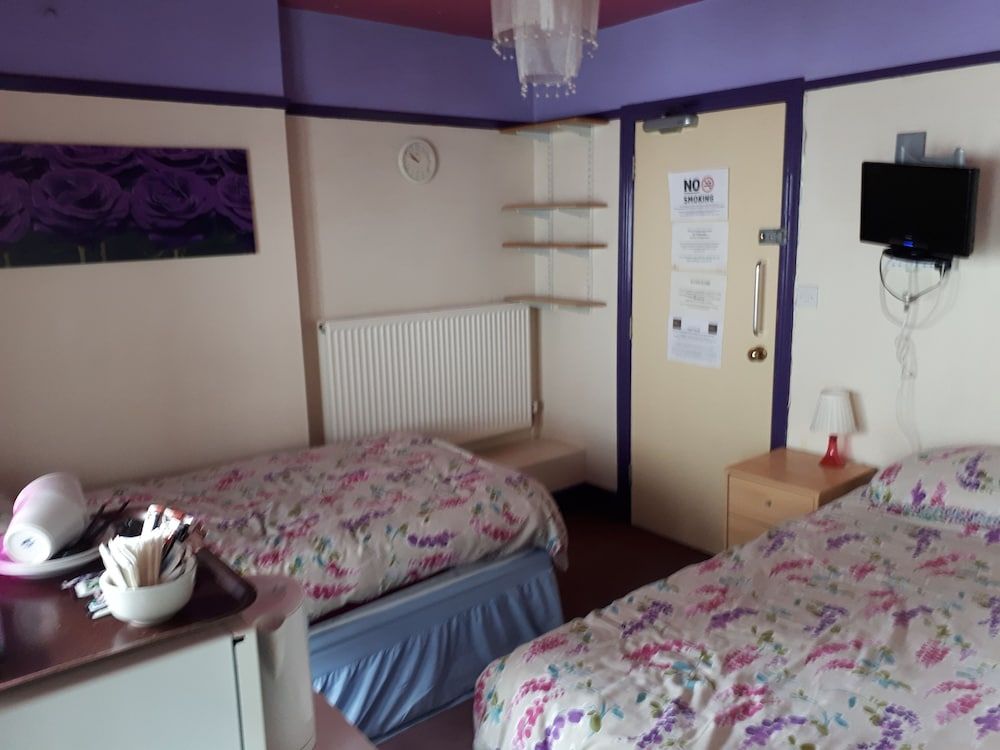 Colin Grazier Hotel 2