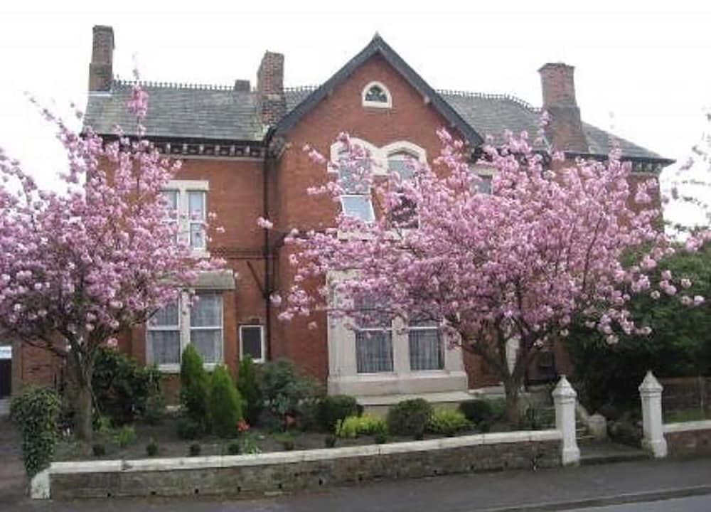 Ashton Lodge Guest House 1