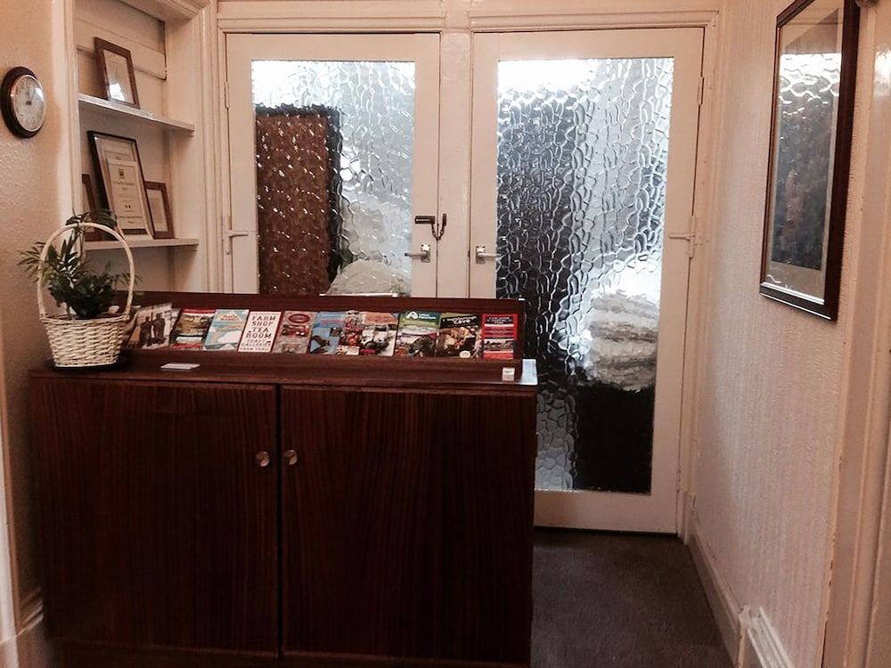 Ashton Lodge Guest House 2