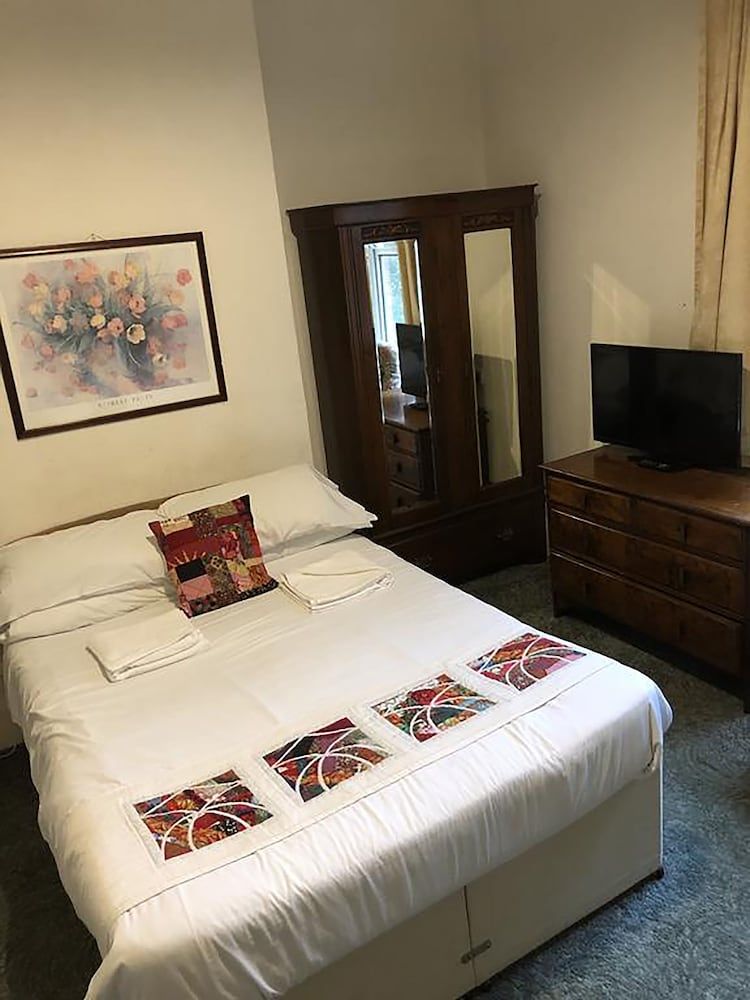 Ashton Lodge Guest House 3