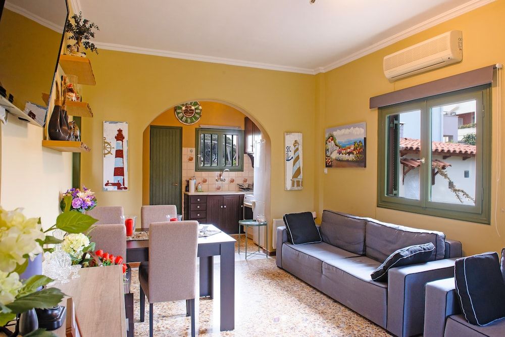 Peris Beach Villa near athens Airport 2