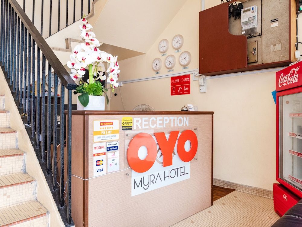 OYO 703 Myra Hotel 3