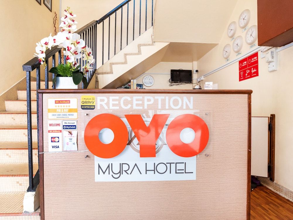 OYO 703 Myra Hotel 2