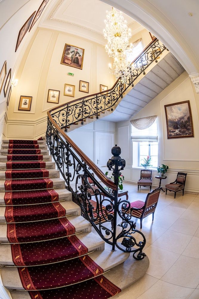 La Contessa Castle Hotel 3