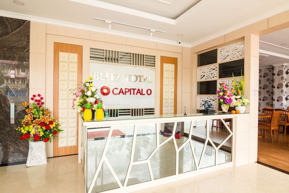Capital O 1432 Blitz Hotel 3