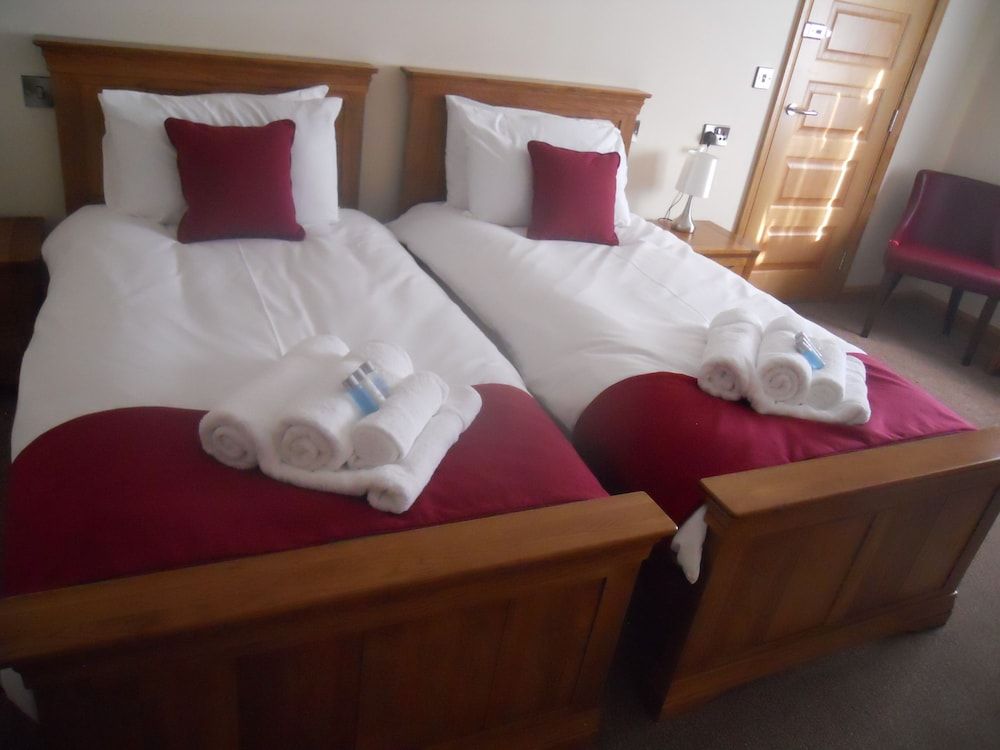 Riverside Caravan & Camping Park 2