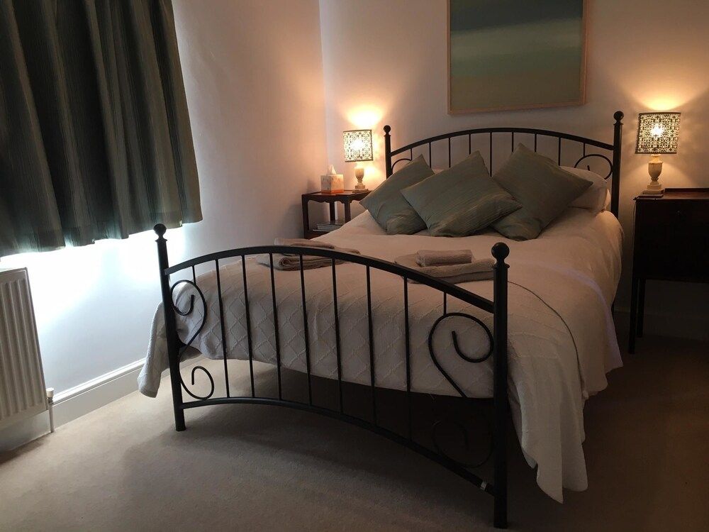 5 Charlton Mill Way B&B 2