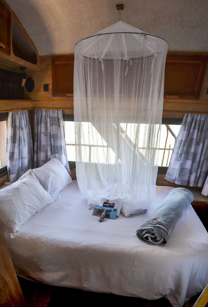 Maggie May House Boat 2