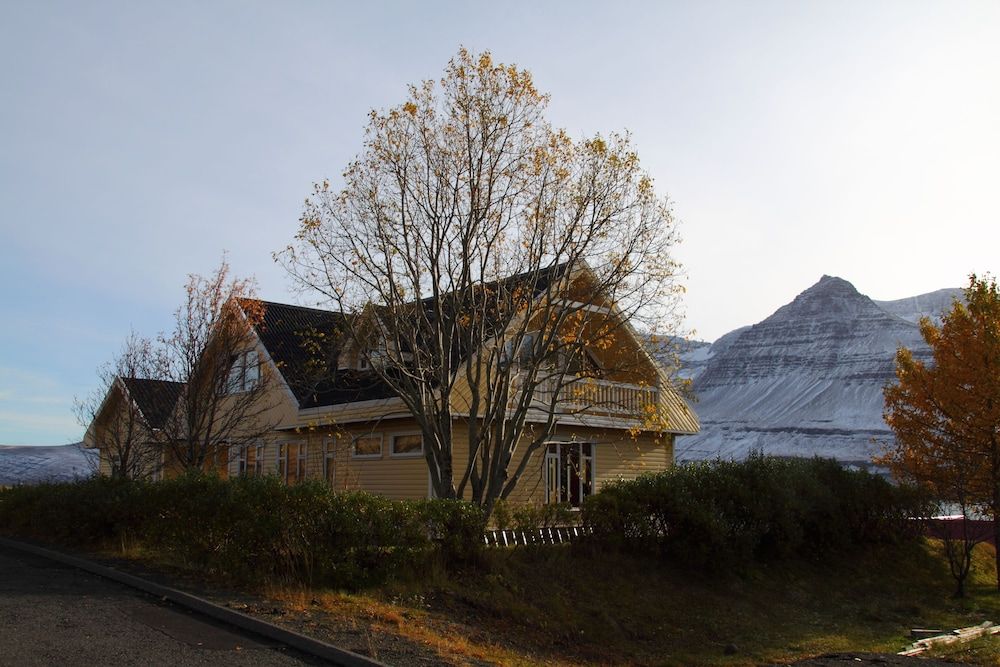 Hjá Marlín Guesthouse 1