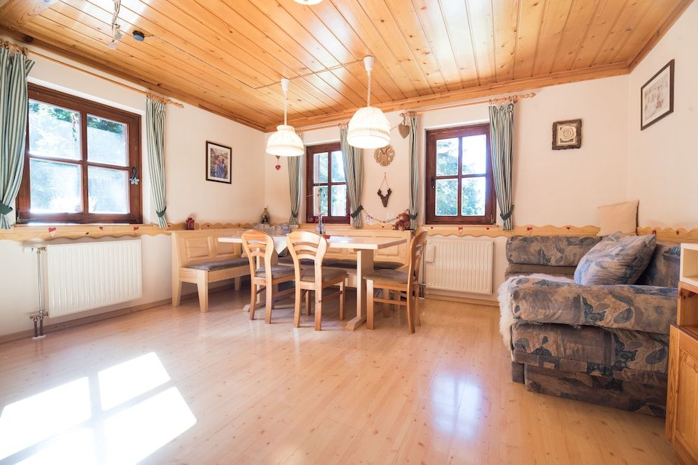 Apartmajska hiša Muštrinka 3