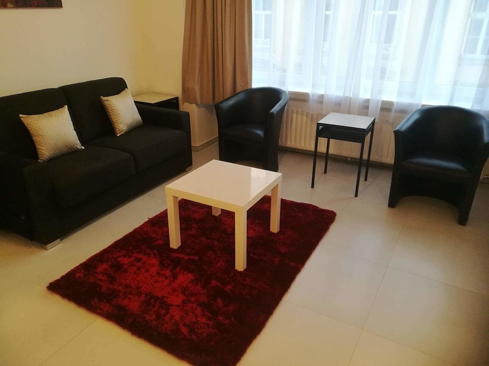 SHS Suite Home Sweet City 24 1