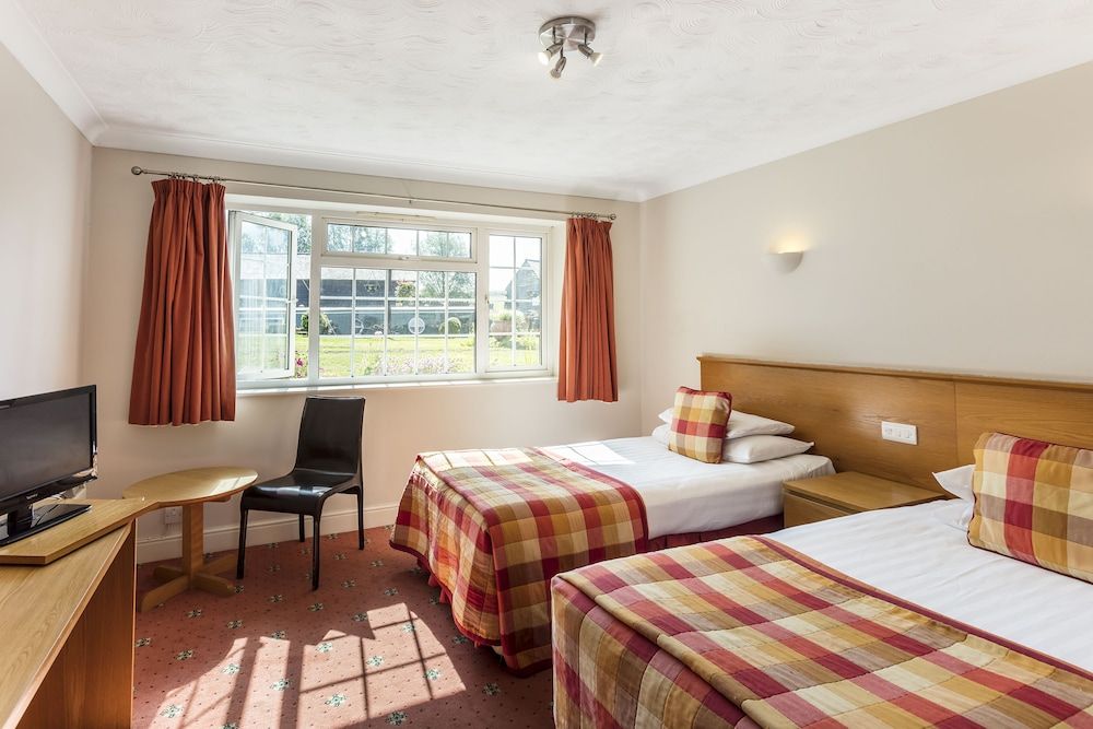 Roydon Marina Village Hotel 2