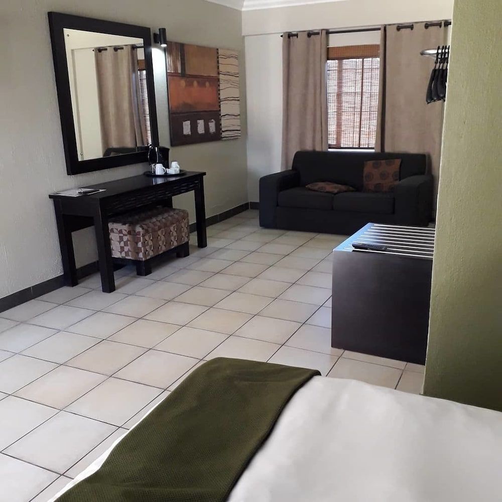 Coyotes Hotel and Conference Centre 3