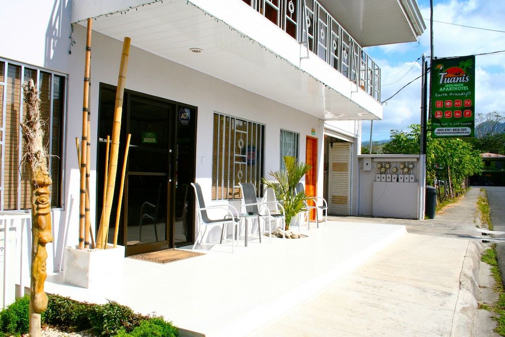 Tuanis Aparthotel 2