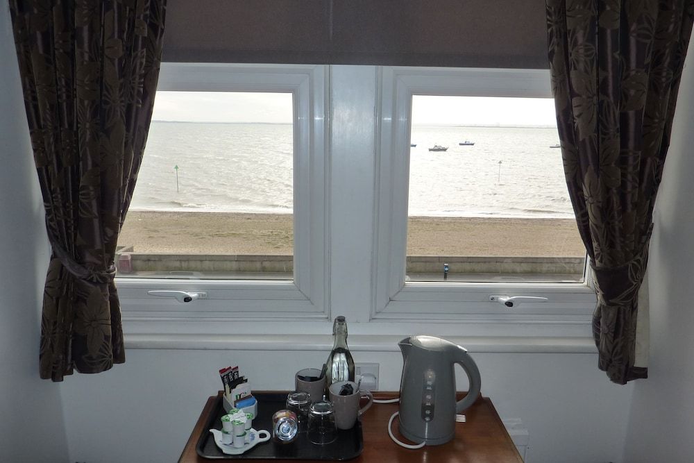 Pebbles Guest House 2