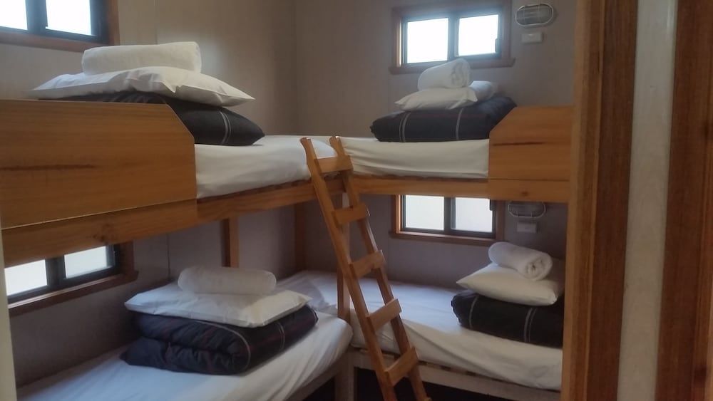 Seven Mile Beach Cabin and Caravan Park 3