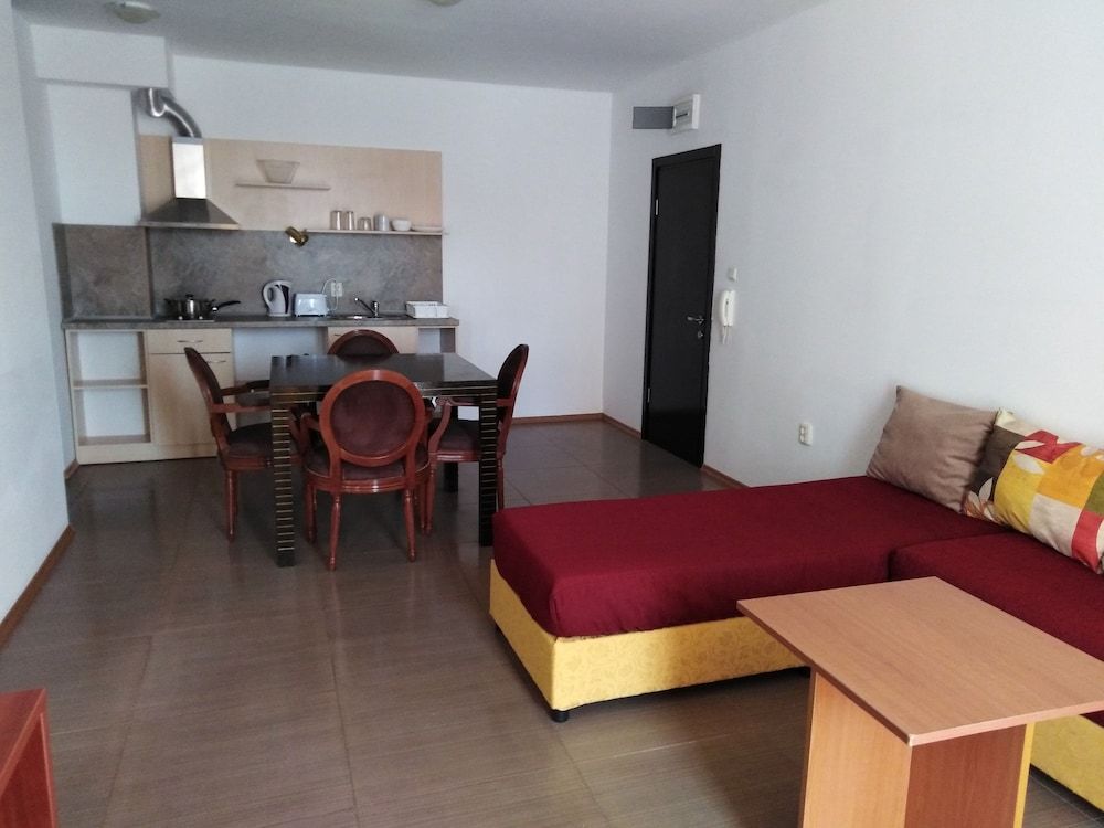 VM Apartments Robinson Beach 2