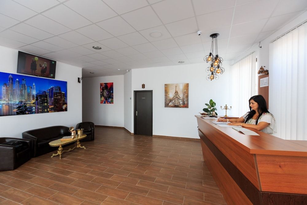 CORNER CENTER RENTAL 2