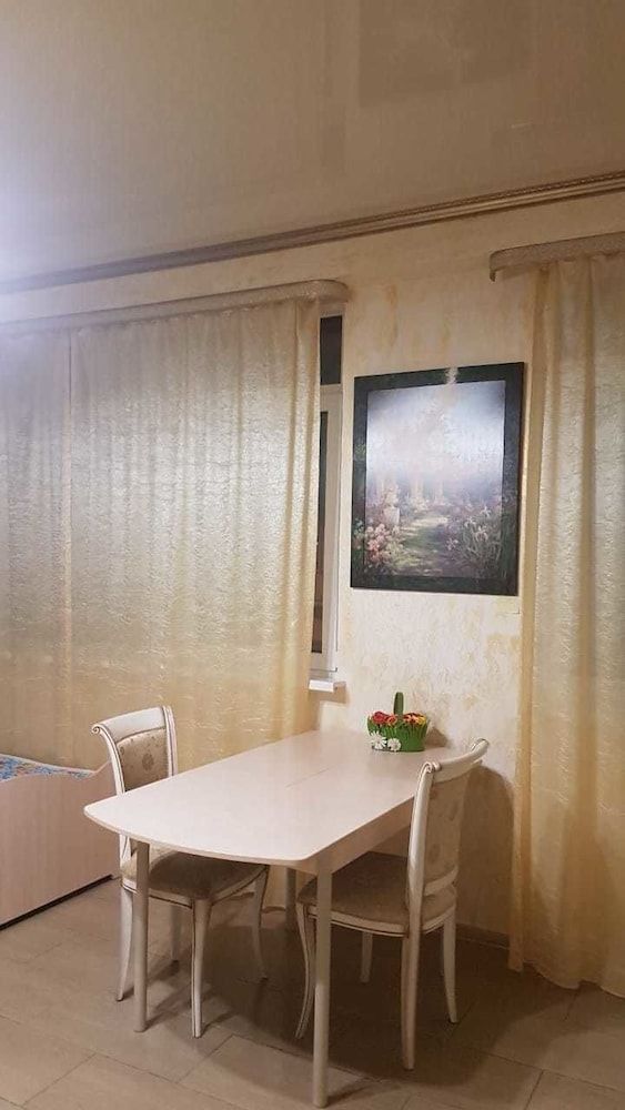 Apartment on Kamyshovaya 41, apt 2 2