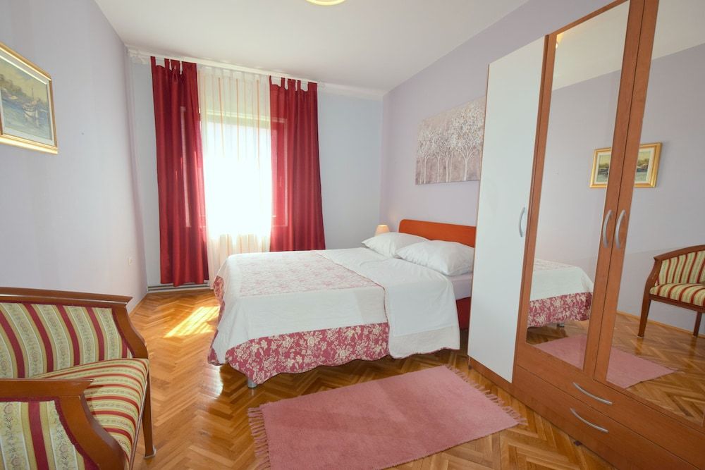 Apartment and Room Mila 3