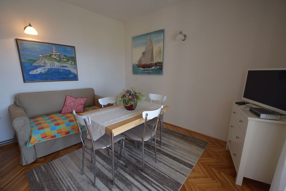 Apartment and Room Mila 2