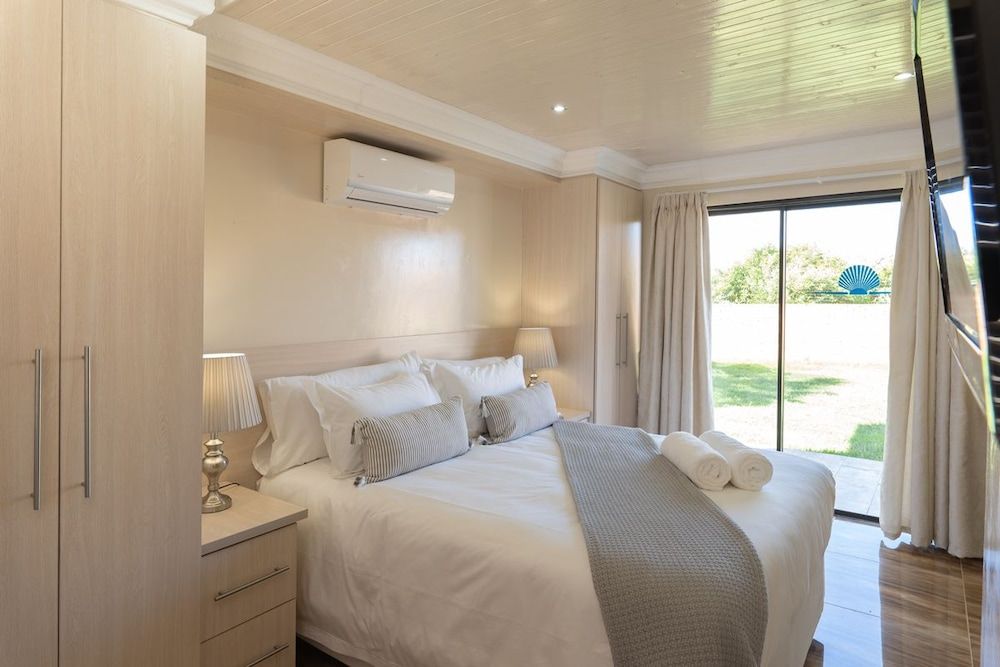 Grand House Lodge Jeffreys Bay 3