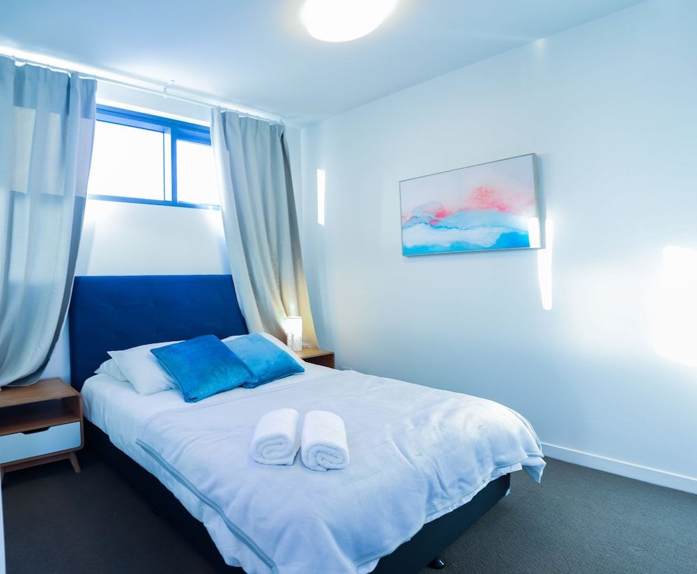 Waterfront City View Apartment 3