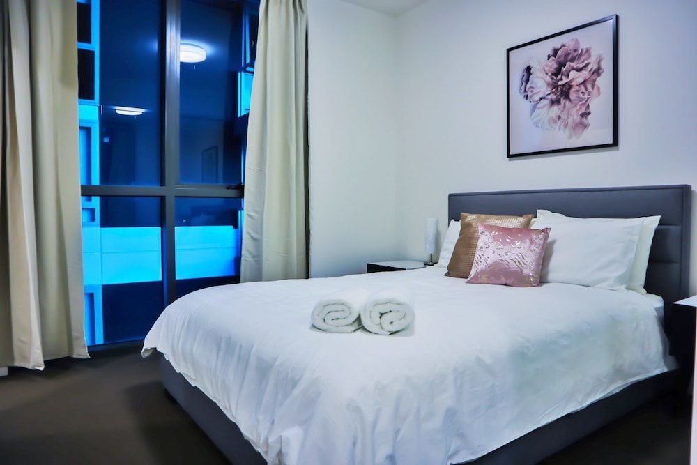 Waterfront City View Apartment 2