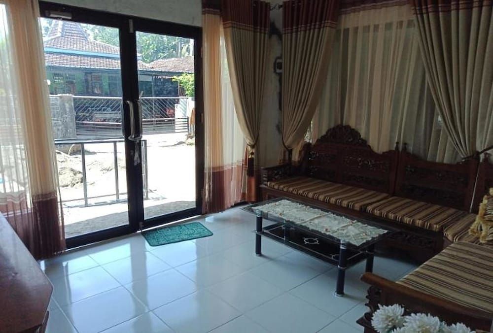 Gandrung City Hostel By Zuzu 2