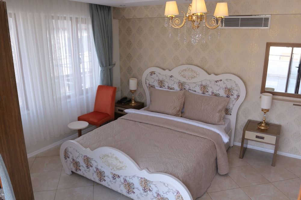 La Rossa Boutique Hotel 3