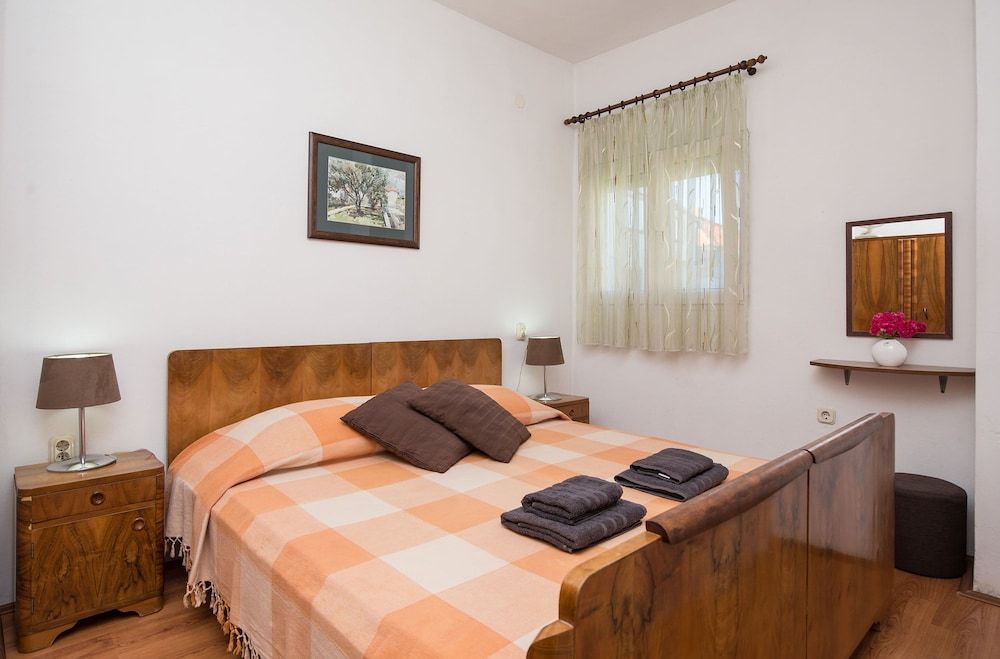 Apartments And Room Thea 3