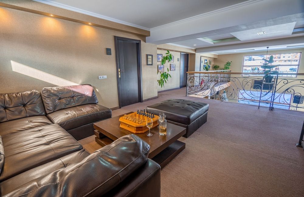 Good Aura Hotel 3