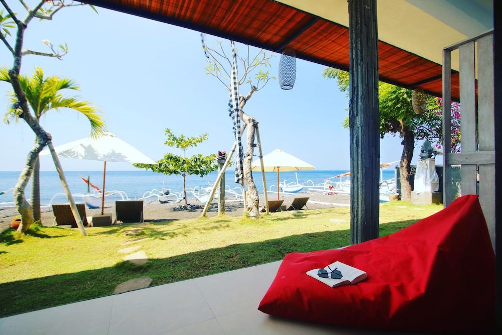 Valomia Beachfront 1